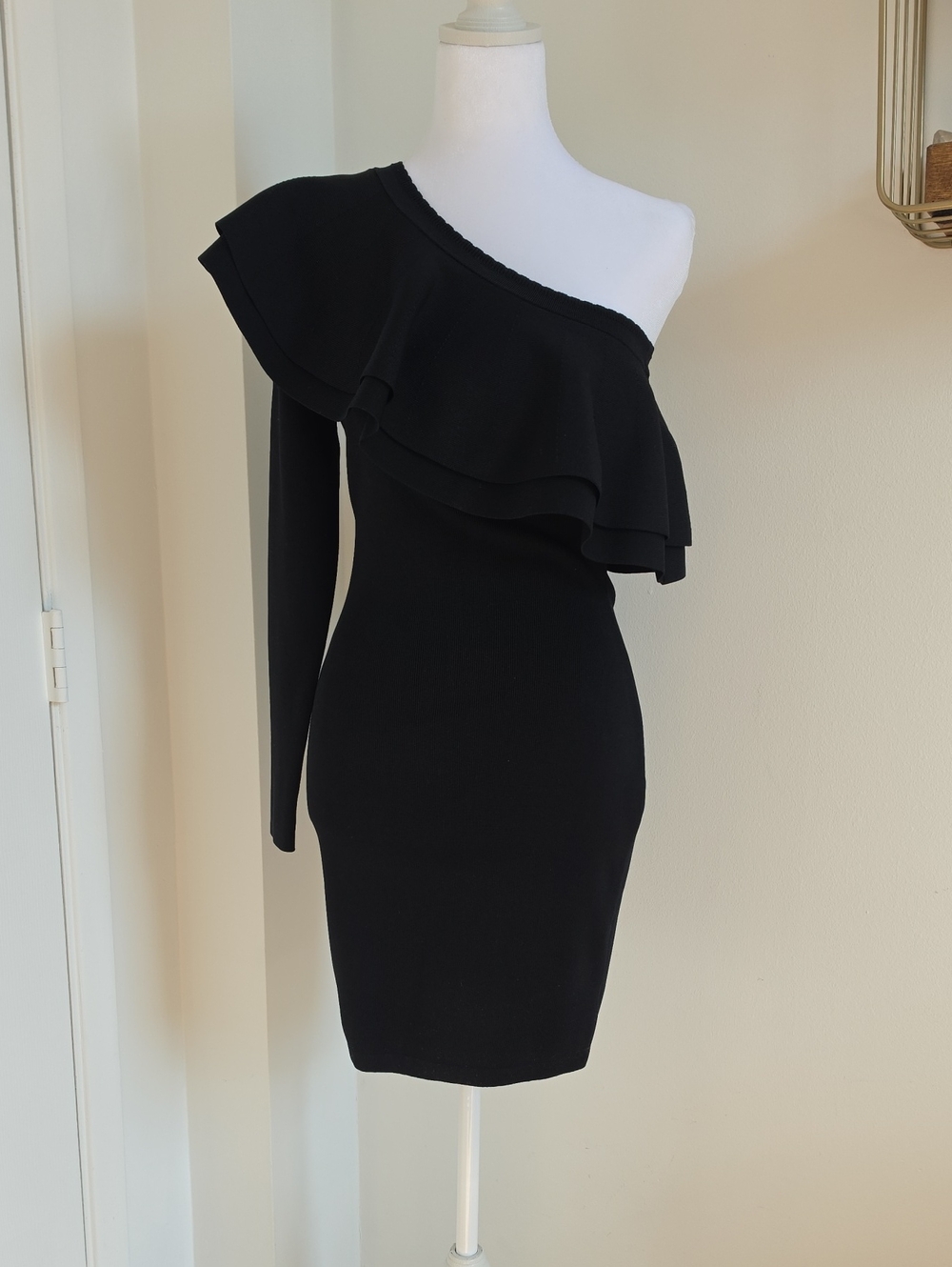 Endless ROSE One-Shoulder Black Ruffle Bodycon Dress